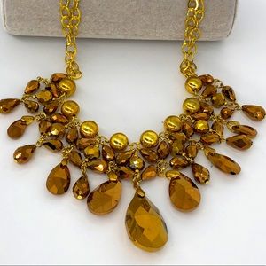 Gold tones droplet necklace